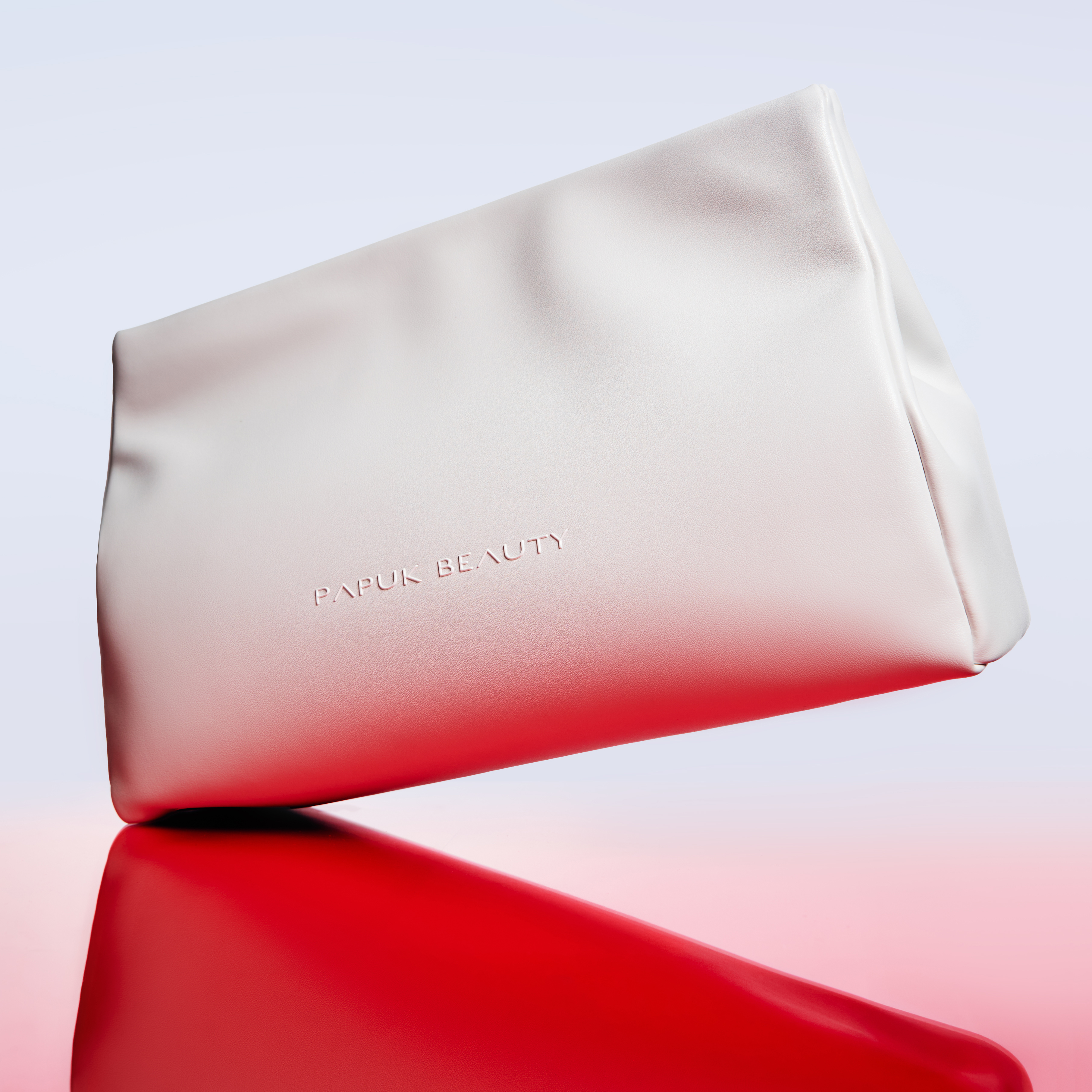 Косметичка-клатч, белая